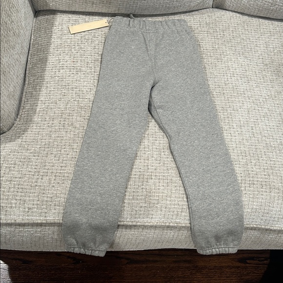 Essentials Kids Light Dark Oatmeal Cinched Bottom Sweatpants - Picture 2 of 3